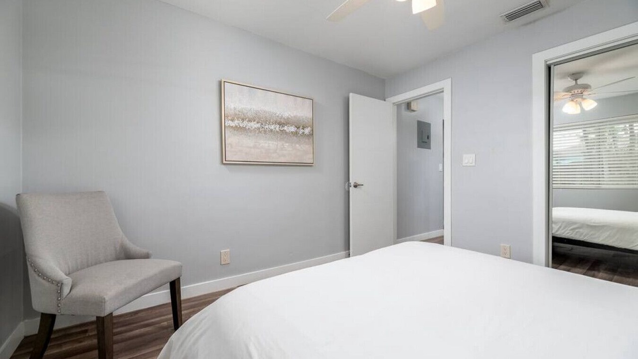 Photo of Bedroom in Middle River Terrace