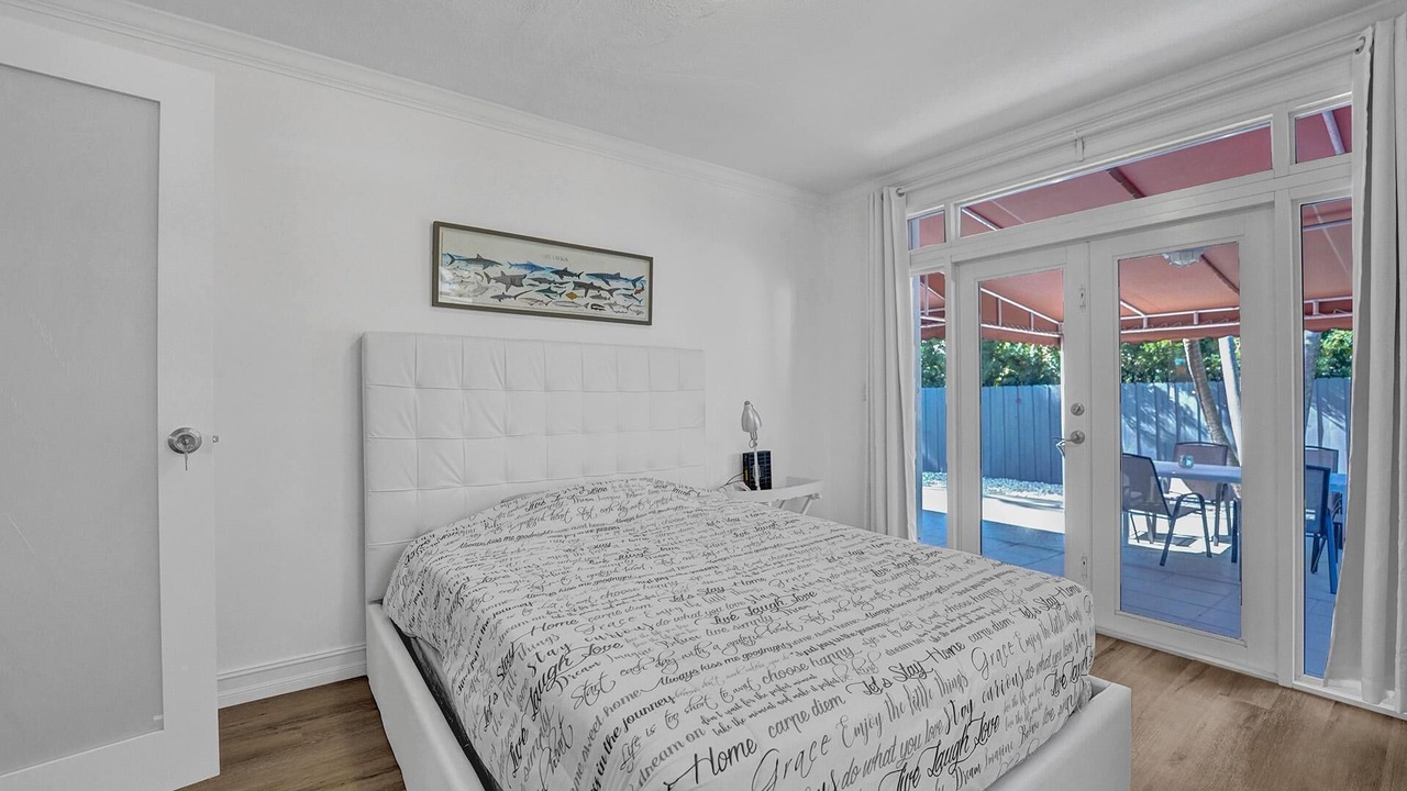 Photo of Bedroom in Surfside