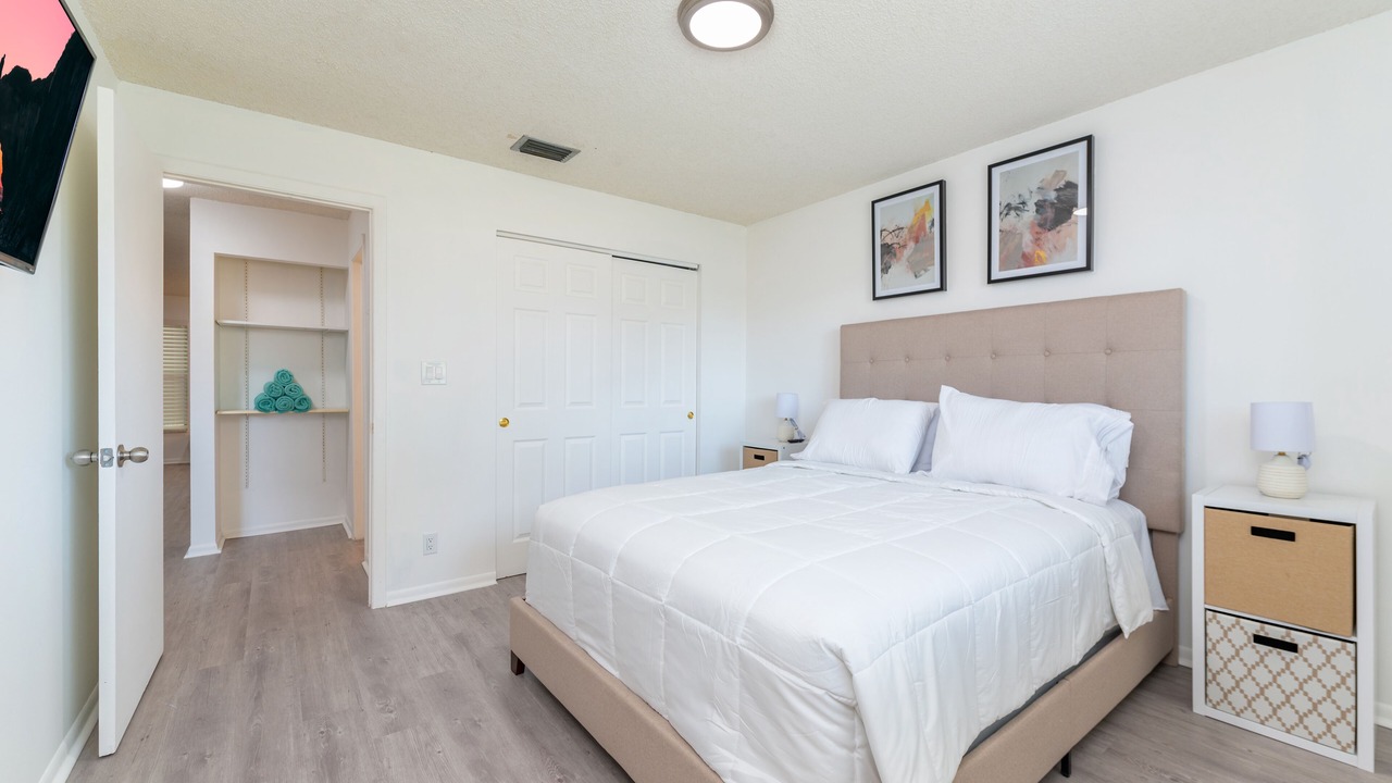 Photo of Bedroom in Middle River Terrace