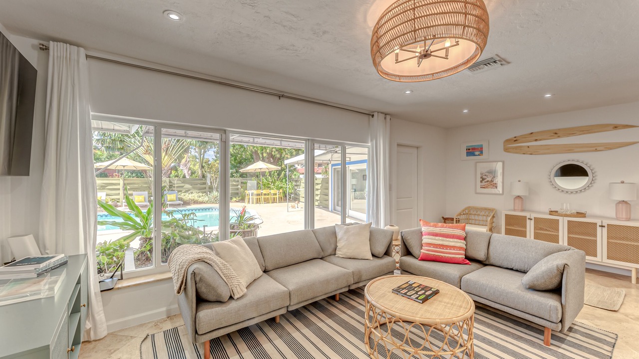 Photo of Livingroom in Dolphin Isles