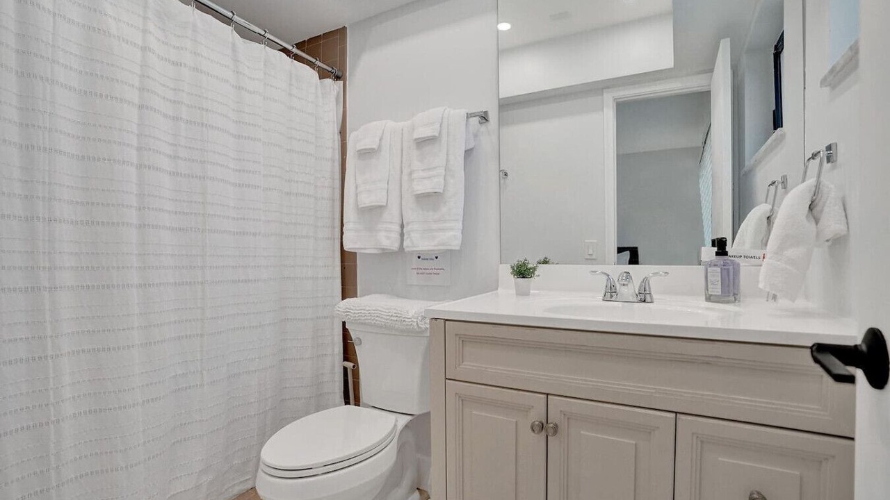 Photo of Bathroom in Plantation
