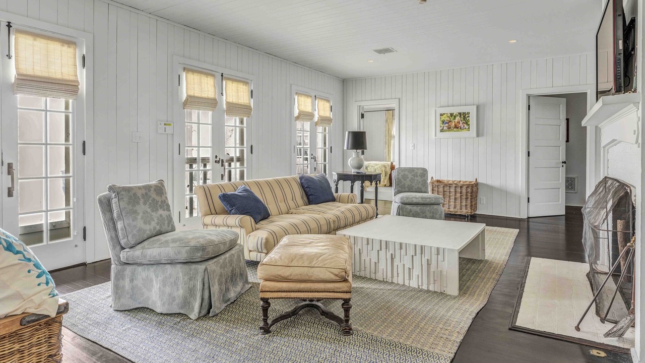 Photo of Livingroom in Cambridge