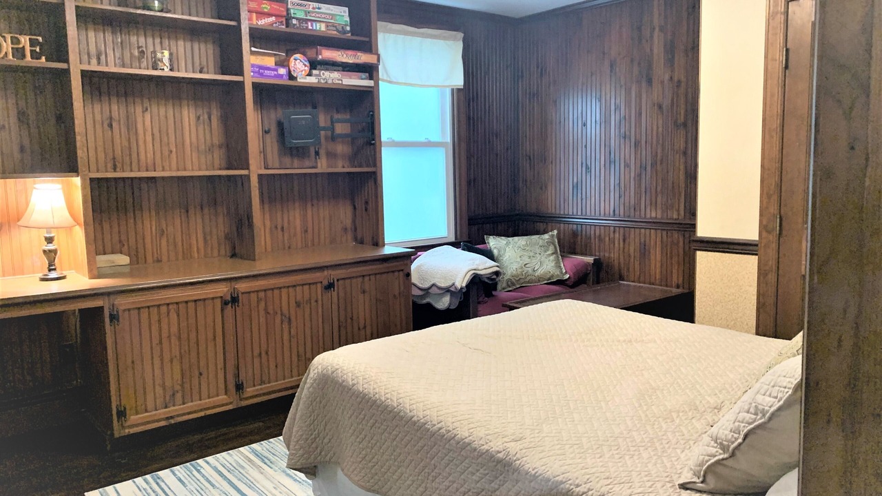 Photo of Bedroom in Rock Hall