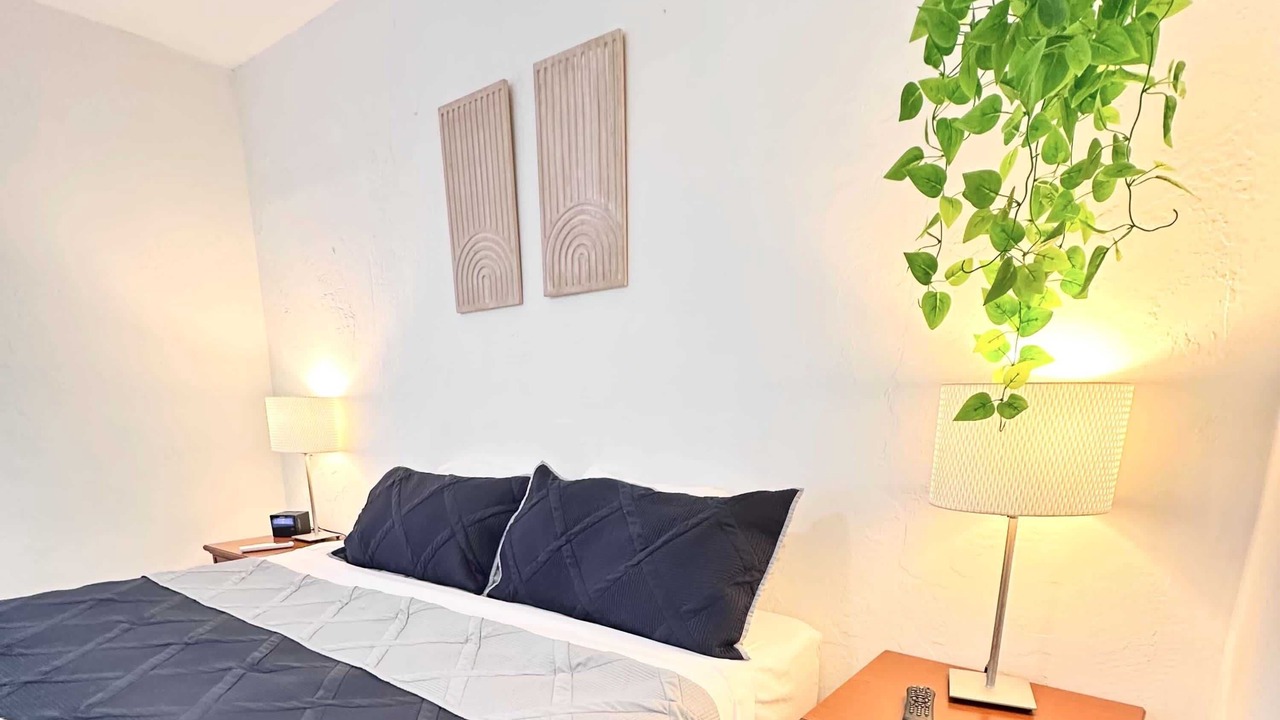 Photo of Bedroom in Hollywood South Central Beach