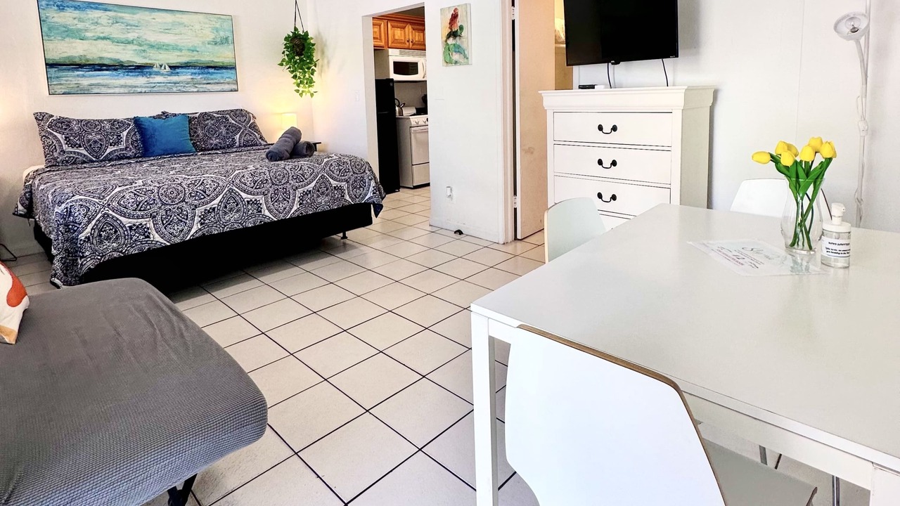 Photo of Bedroom in Hollywood South Central Beach