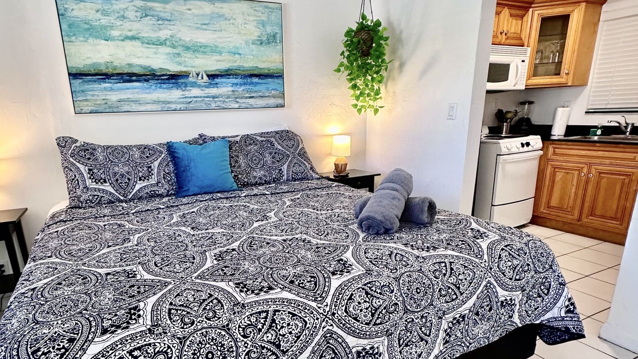 Photo of Bedroom in Hollywood South Central Beach