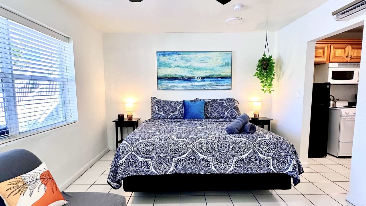 Photo of Bedroom in Hollywood South Central Beach