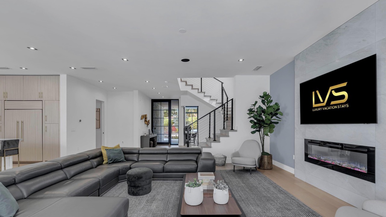 Photo of Livingroom in Lauderdale Beach