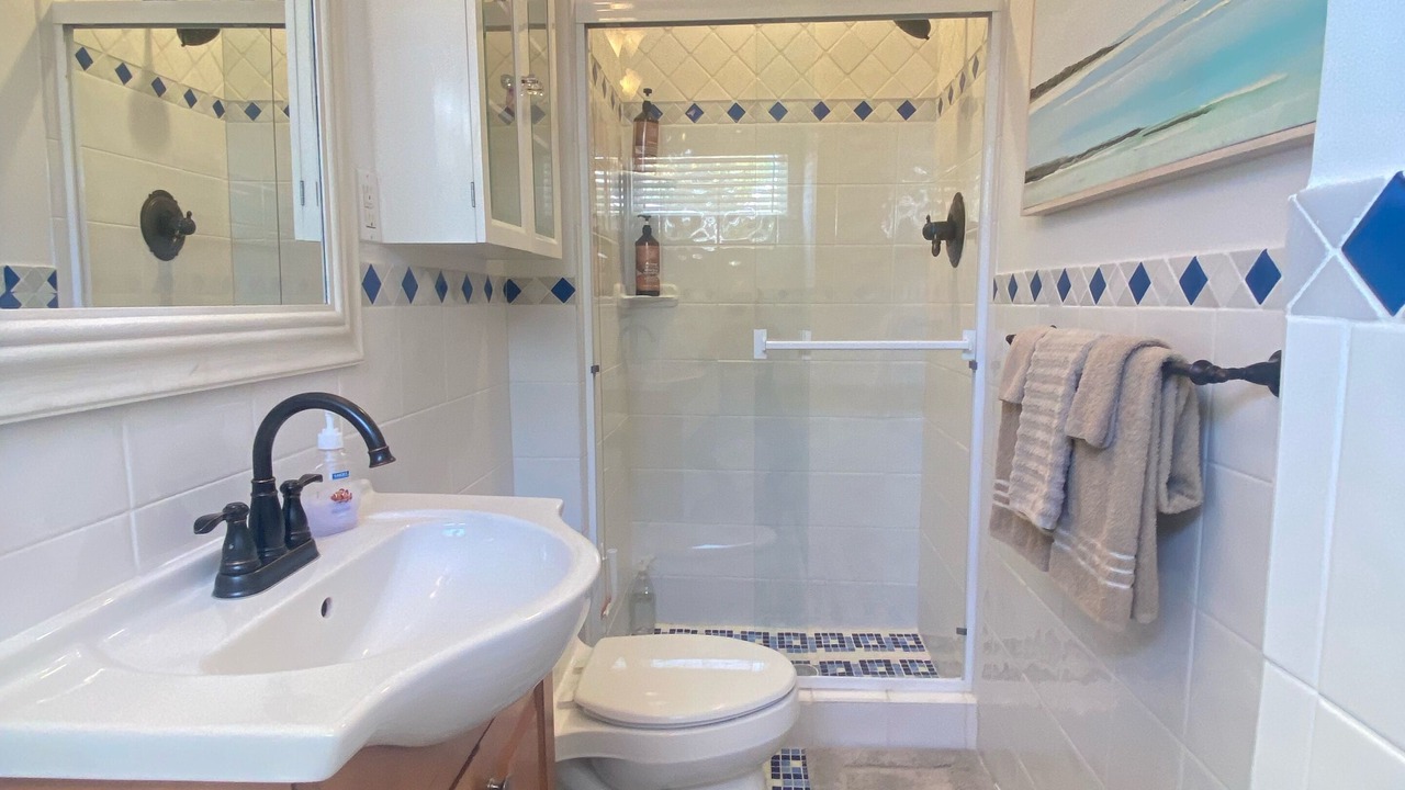 Photo of Bathroom in Lauderdale Beach