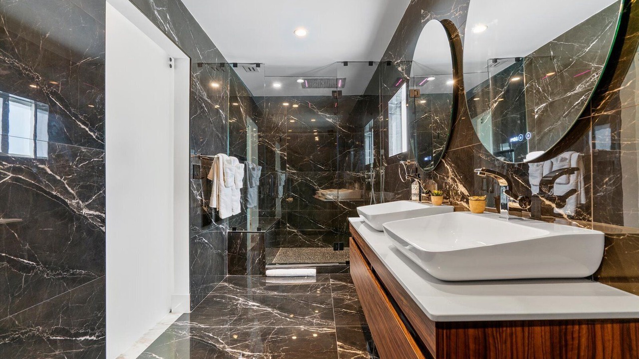Photo of Bathroom in Highland Lakes