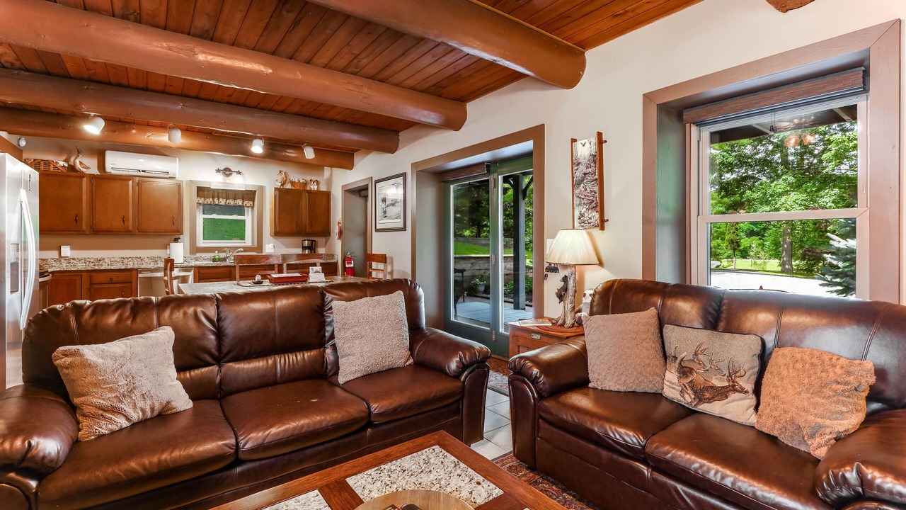 Photo of Livingroom in McHenry