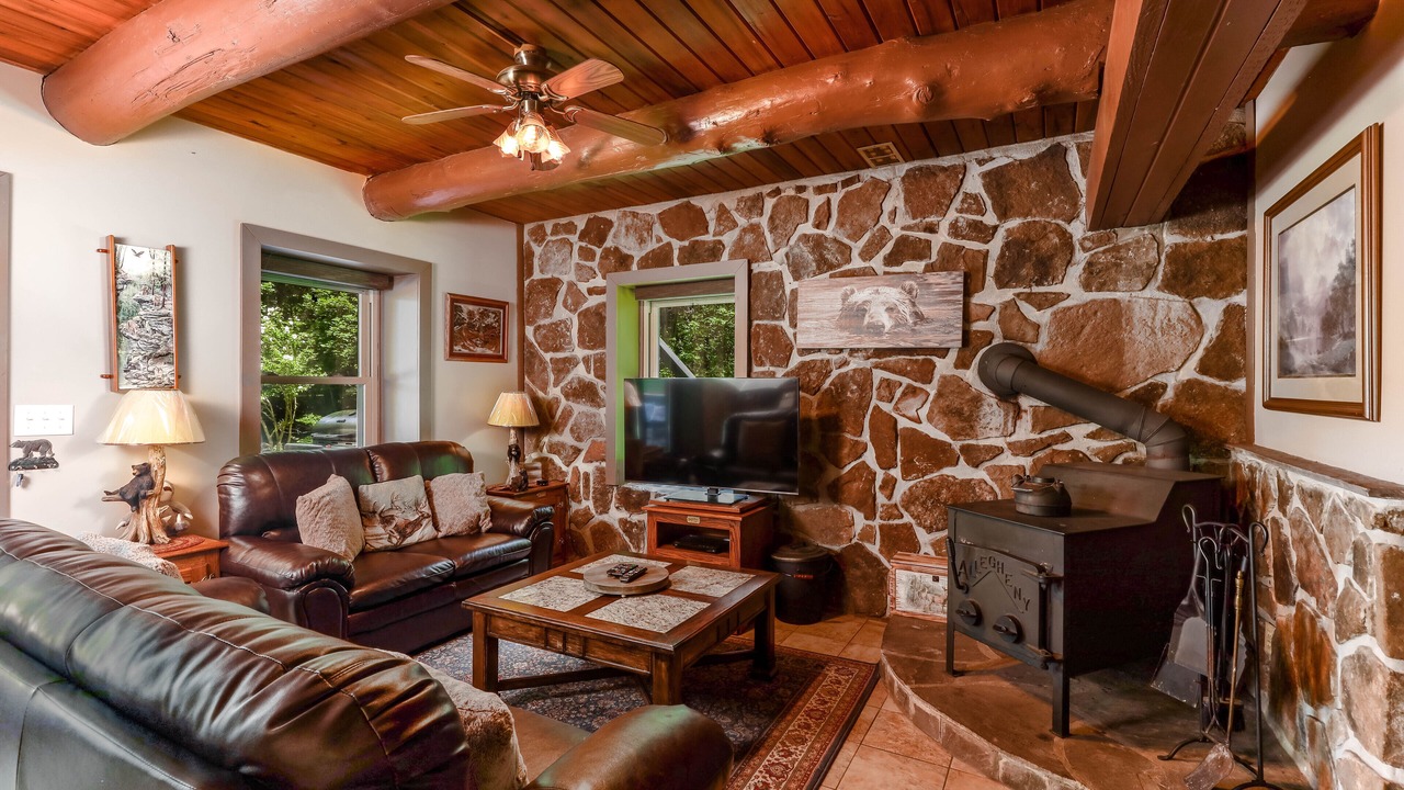 Photo of Livingroom in McHenry