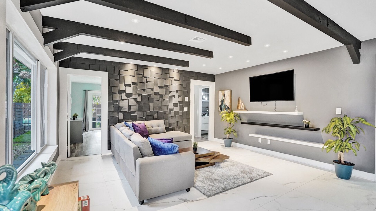 Photo of Livingroom in Downtown Hollywood