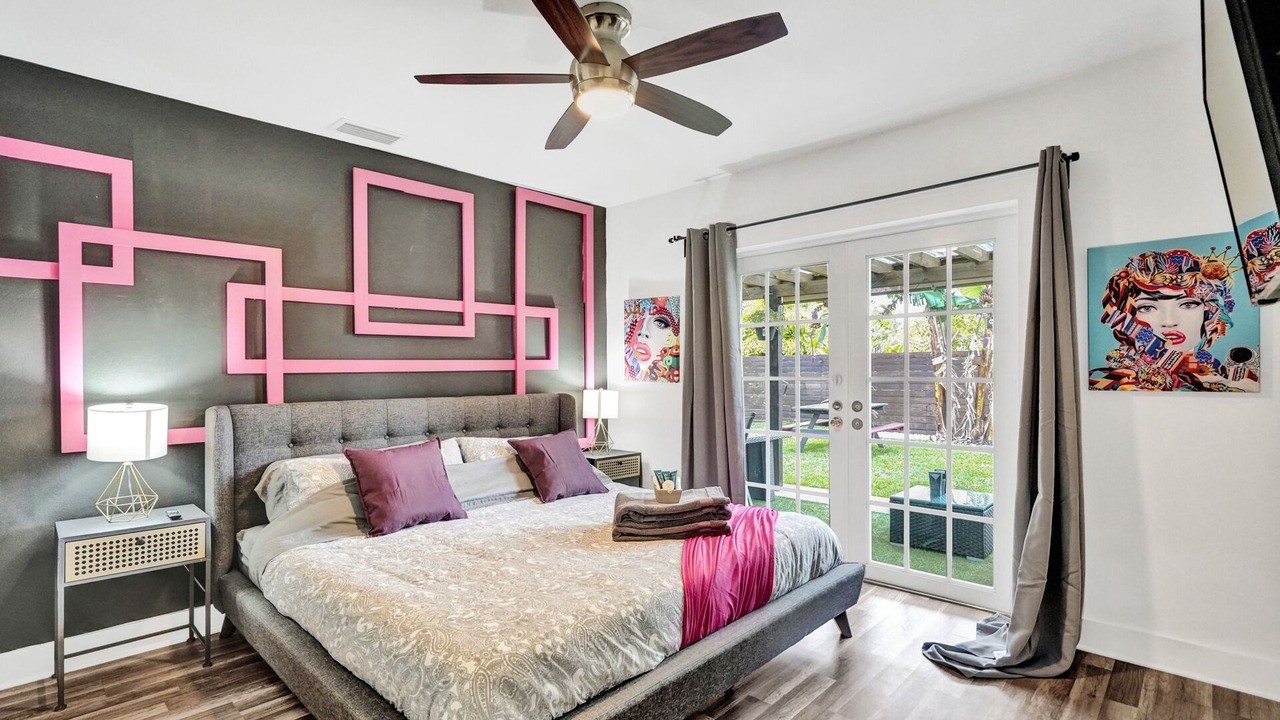 Photo of Bedroom in Downtown Hollywood