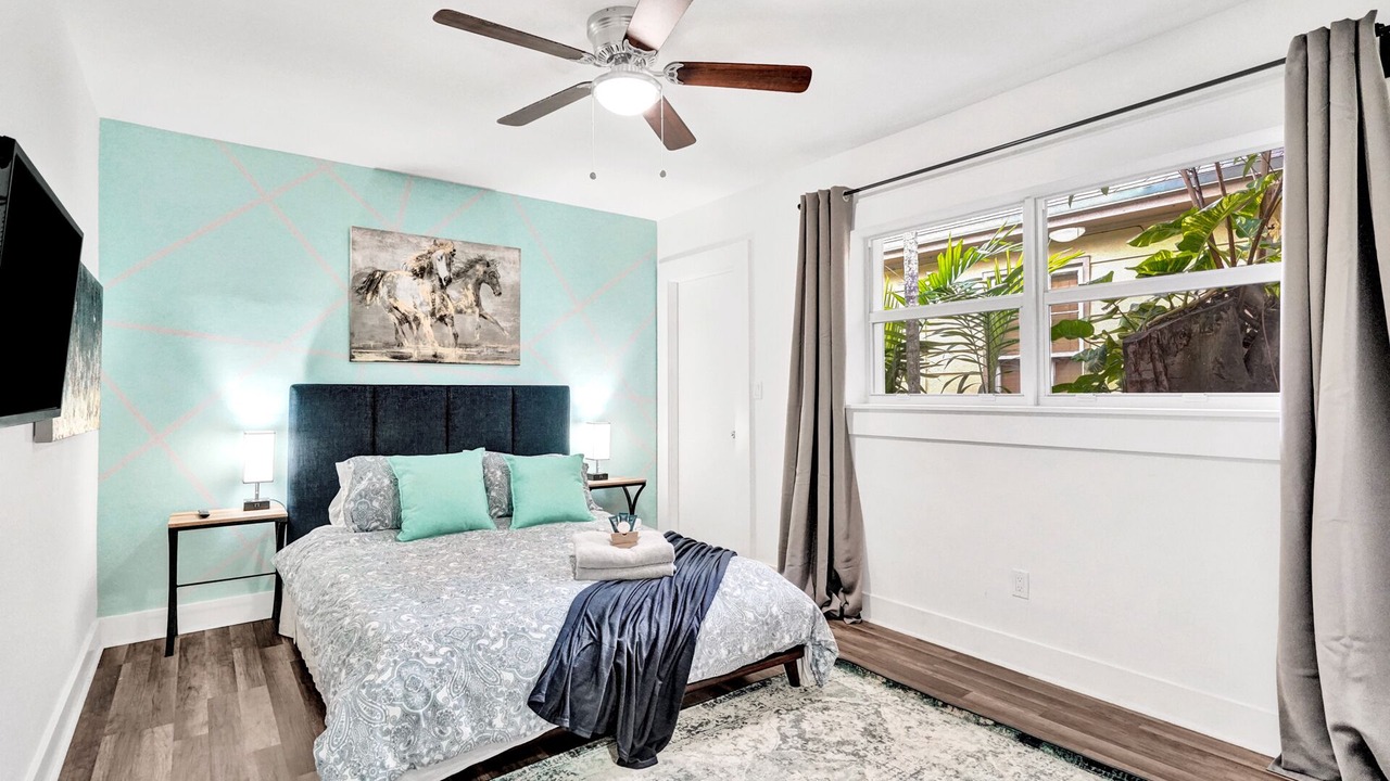 Photo of Bedroom in Downtown Hollywood