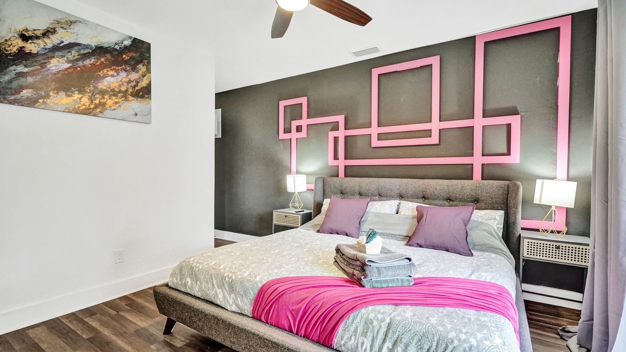 Photo of Bedroom in Downtown Hollywood