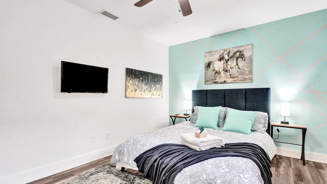 Photo of Bedroom in Downtown Hollywood