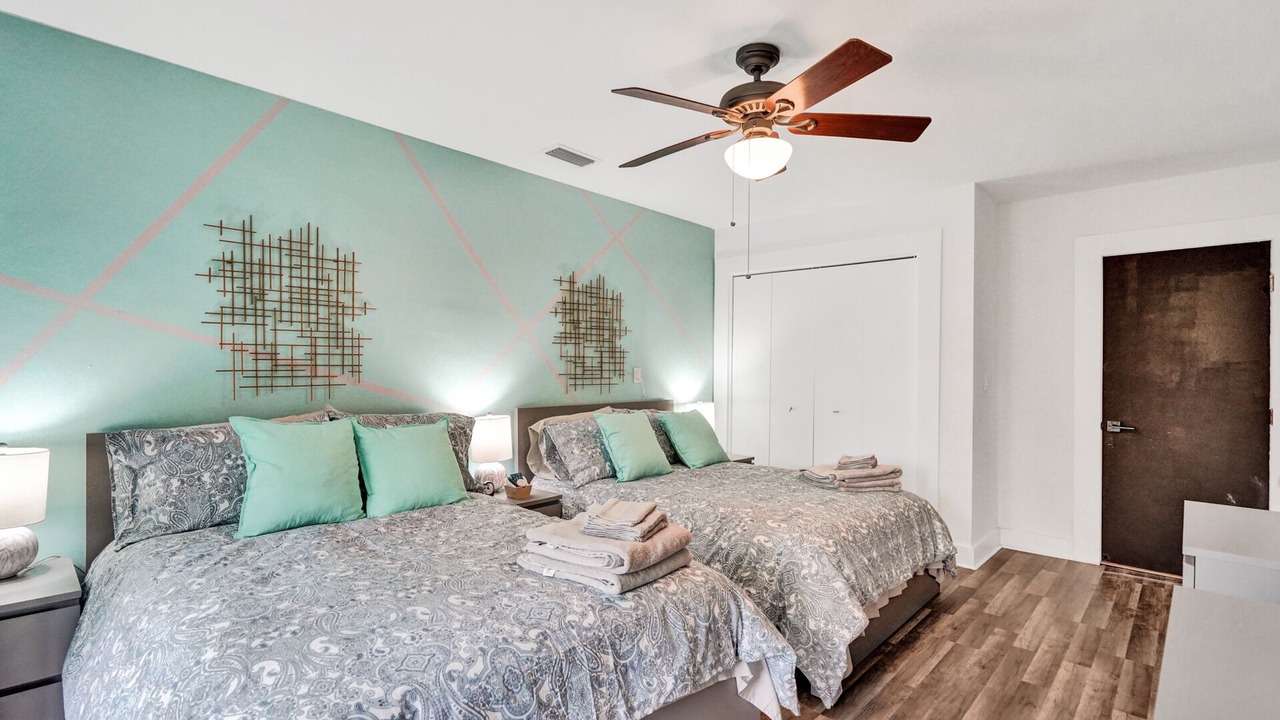 Photo of Bedroom in Downtown Hollywood
