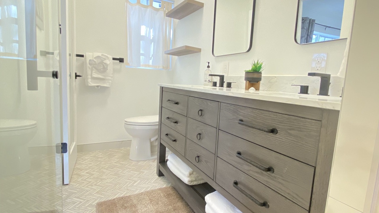 Photo of Bathroom in Riverside Park