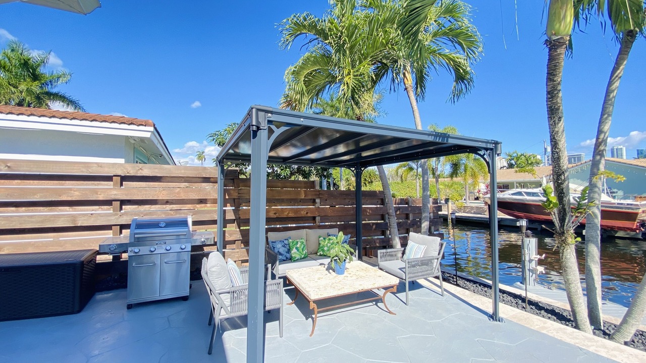 Photo of Patio Balcony in Riverside Park
