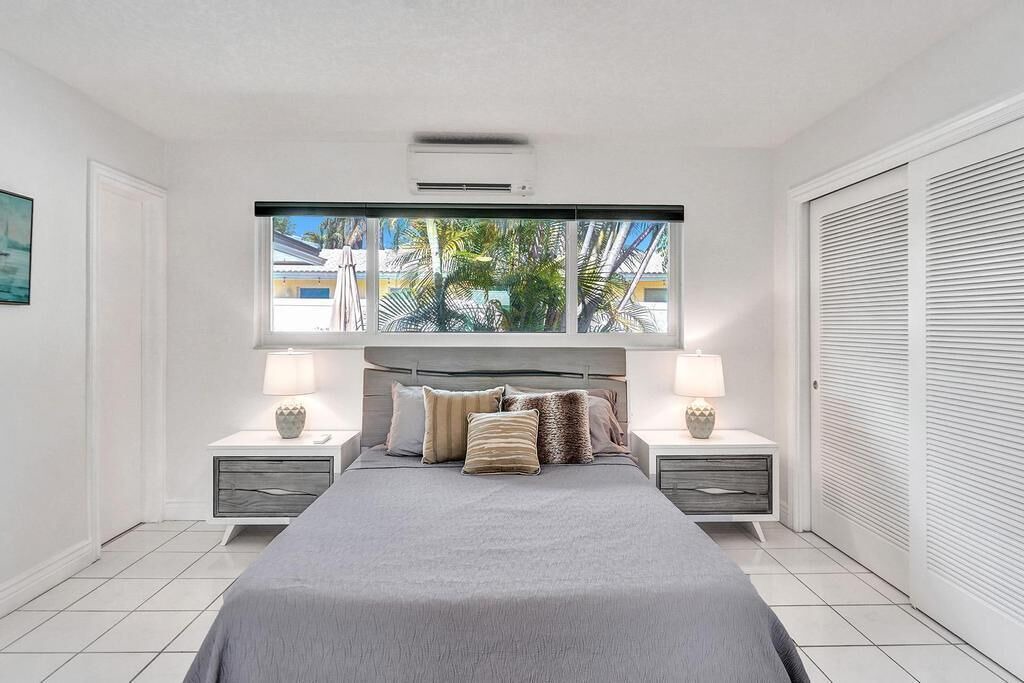 Photo of Bedroom in Lauderdale-by-the-Sea