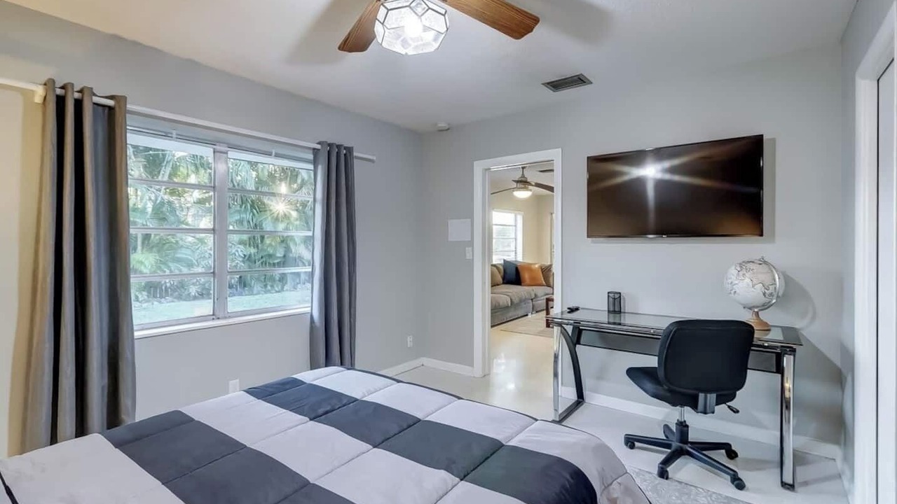 Photo of Bedroom in Middle River Terrace