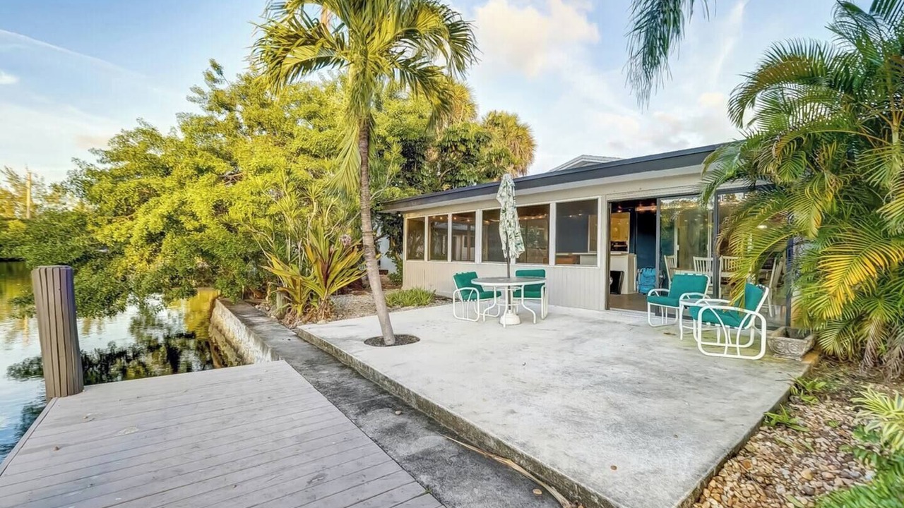 Photo of Patio Balcony in Middle River Terrace