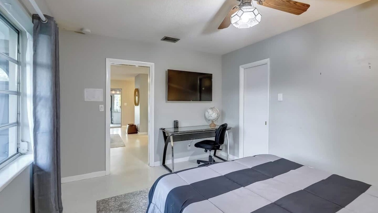 Photo of Bedroom in Middle River Terrace
