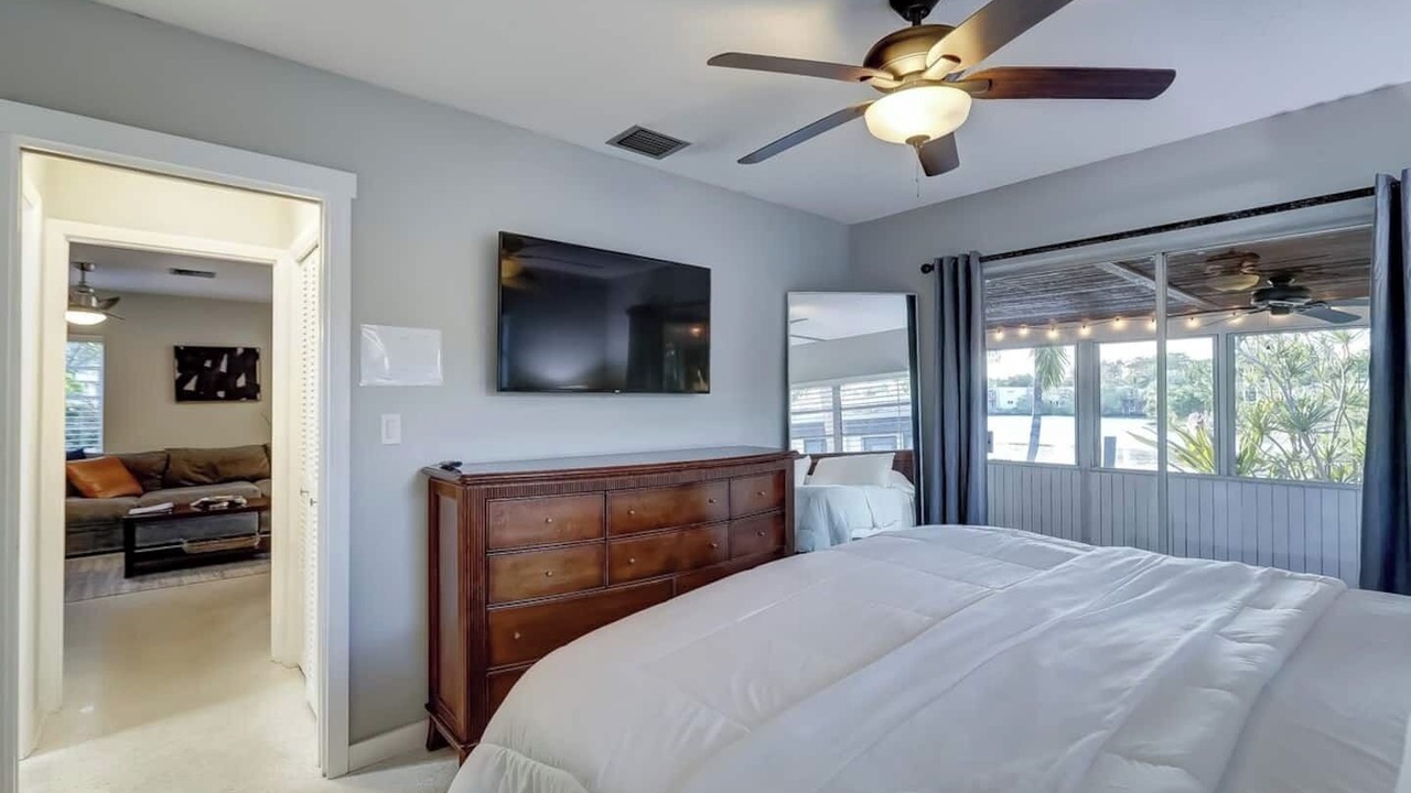 Photo of Bedroom in Middle River Terrace