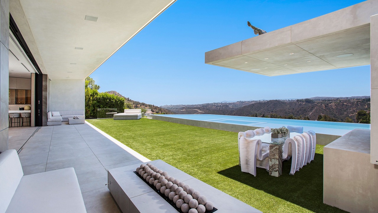Photo of Patio Balcony in Beverly Hills