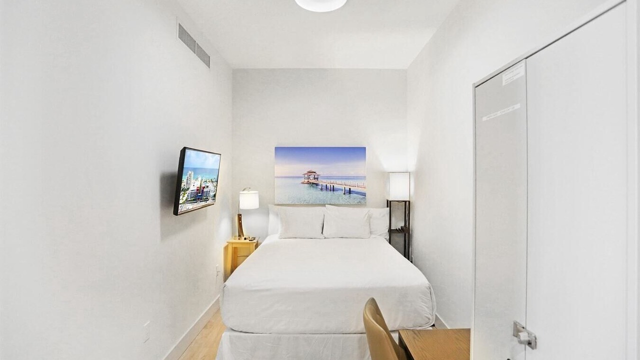 Photo of Bedroom in Hollywood