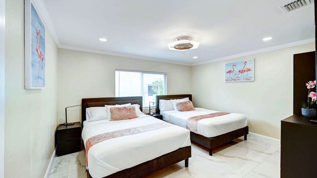 Photo of Bedroom in Hollywood Lakes