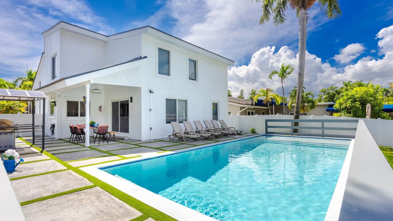 Photo of Outdoor in Hollywood Lakes