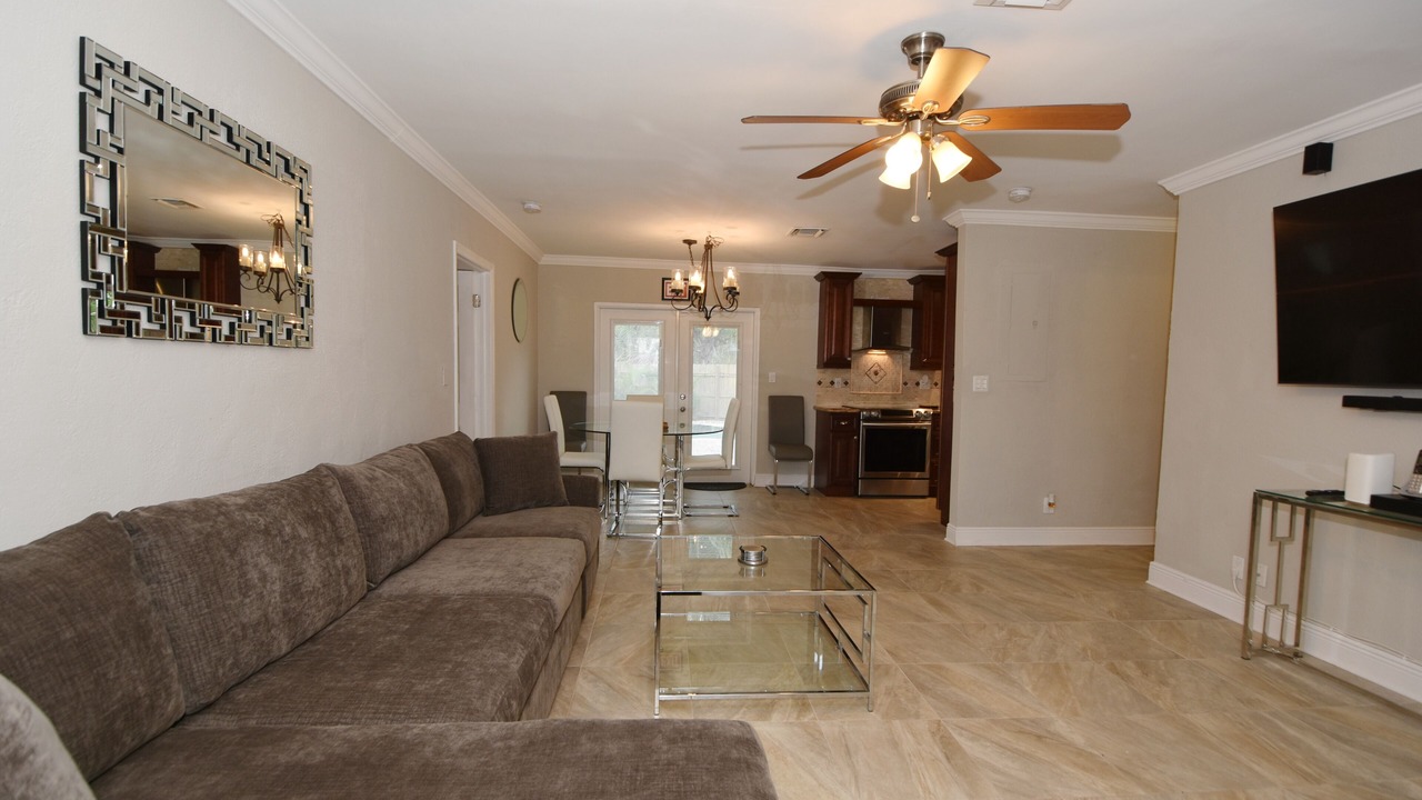 Photo of Livingroom in Riverside Park