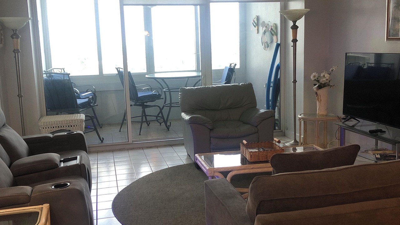 Photo of Livingroom in Galt Mile