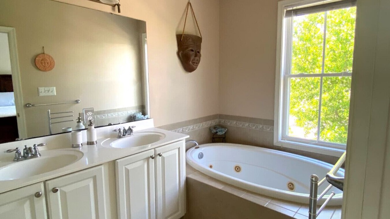 Photo of Bathroom in Sunset Island
