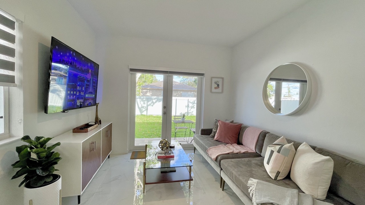 Photo of Livingroom in West Little River