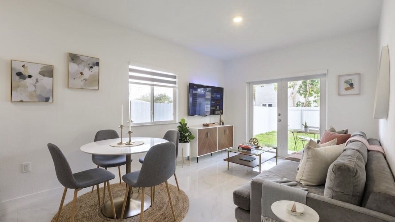 Photo of Livingroom in West Little River