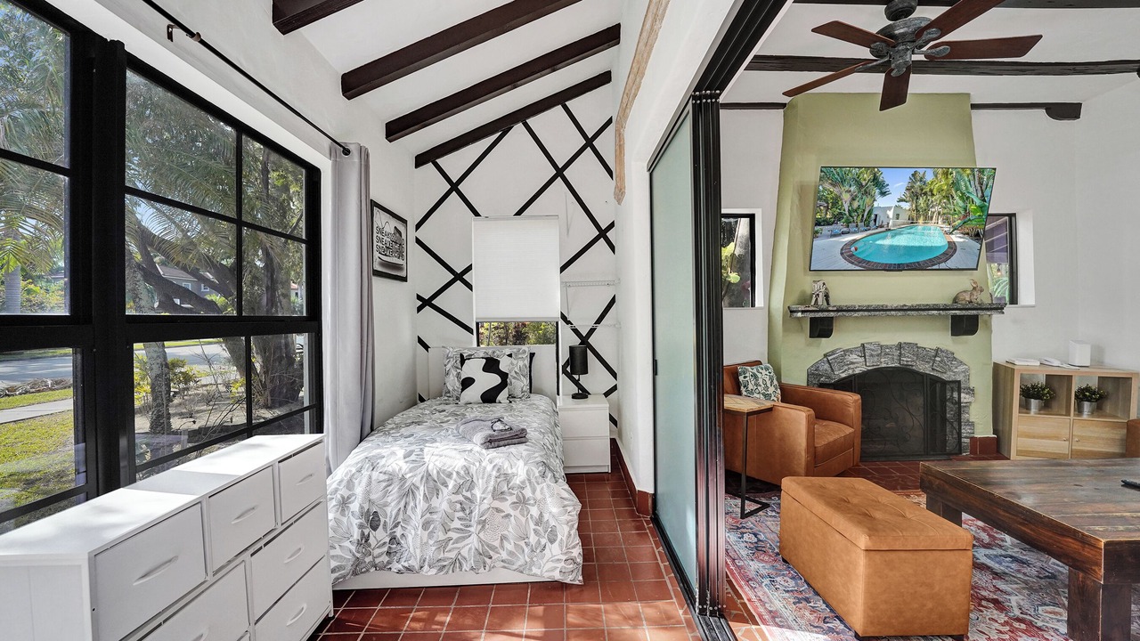 Photo of Bedroom in South Lake