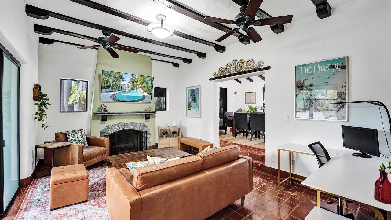 Photo of Livingroom in South Lake