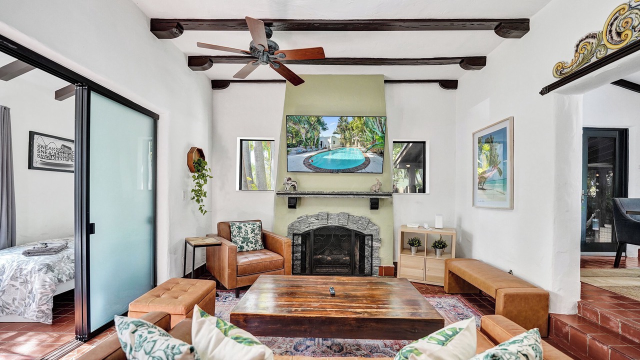 Photo of Livingroom in South Lake