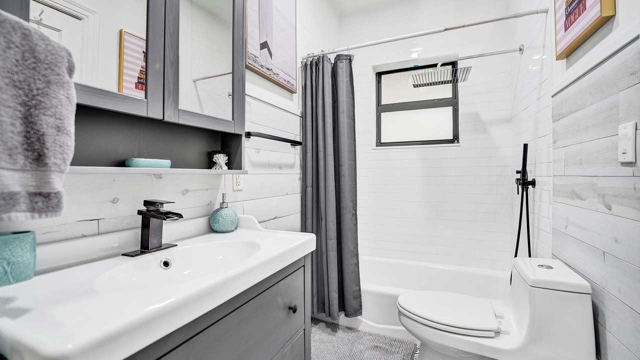 Photo of Bathroom in South Lake