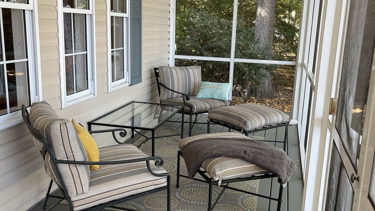Photo of Patio Balcony in St. Leonard