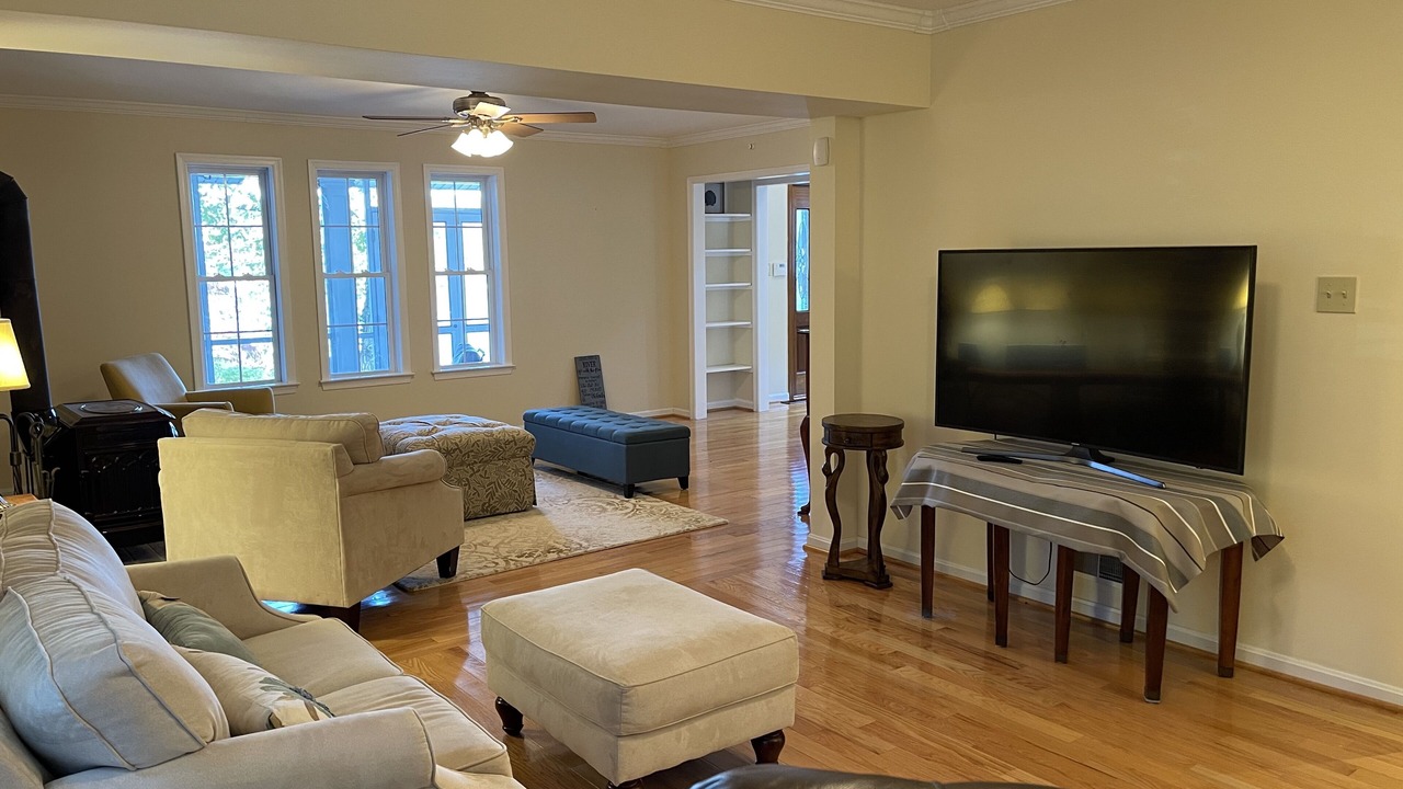 Photo of Livingroom in St. Leonard