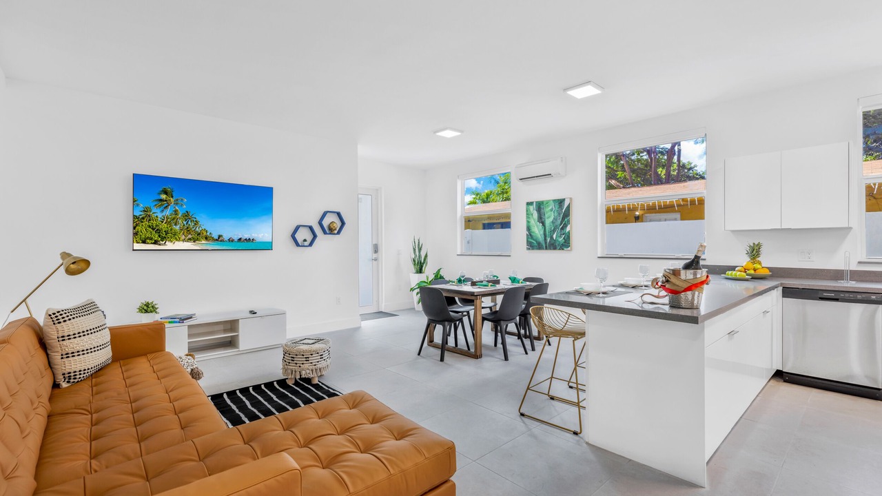 Photo of Livingroom in Allapattah