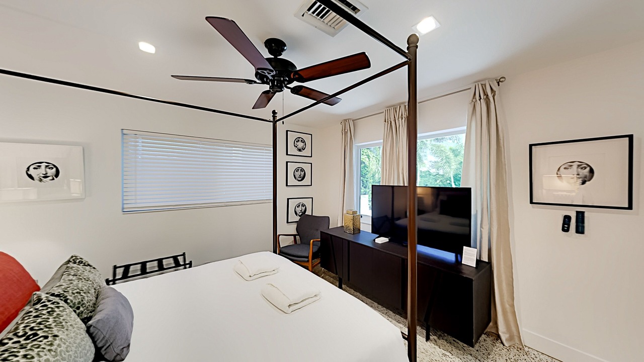 Photo of Bedroom in Wilton Manors