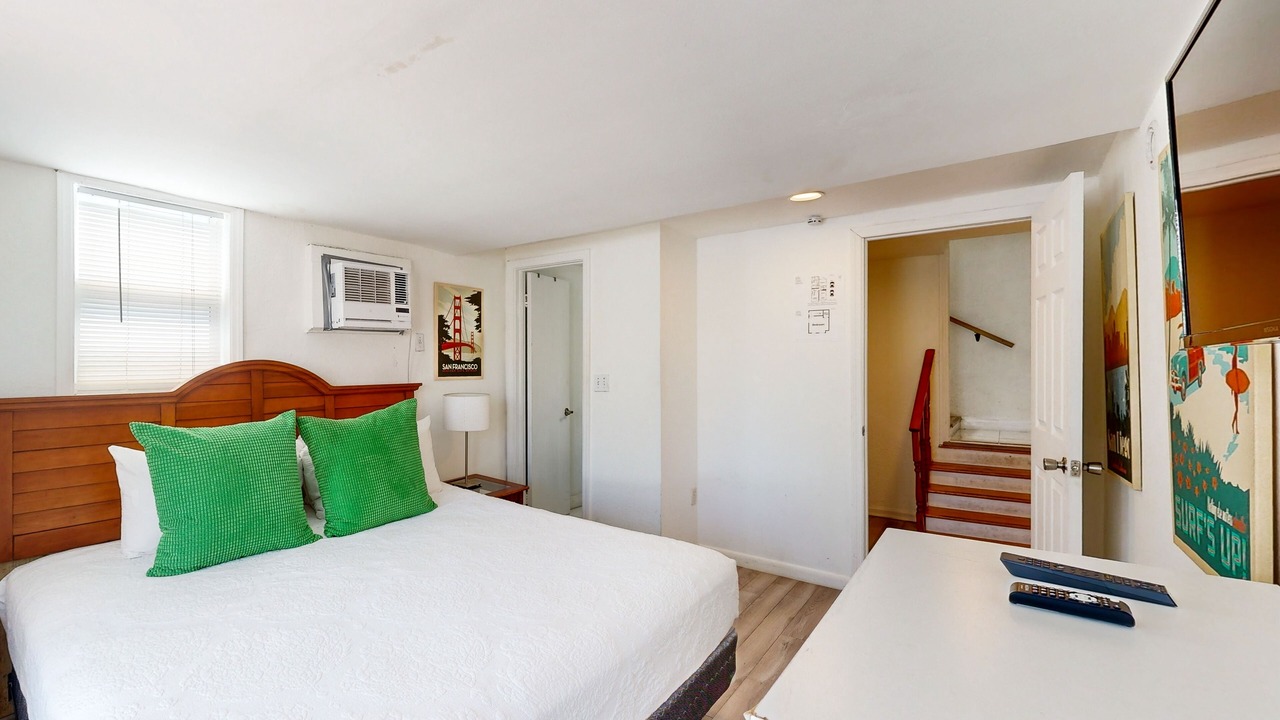 Photo of Bedroom in Hollywood