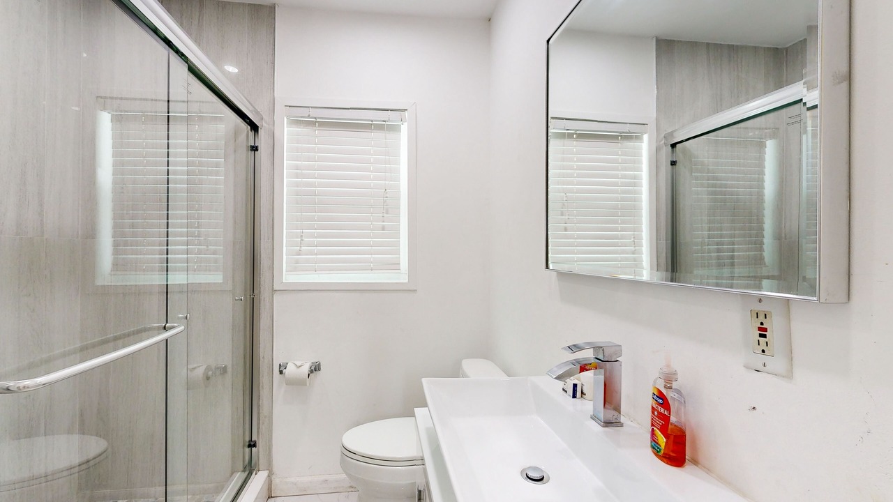 Photo of Bathroom in Hollywood