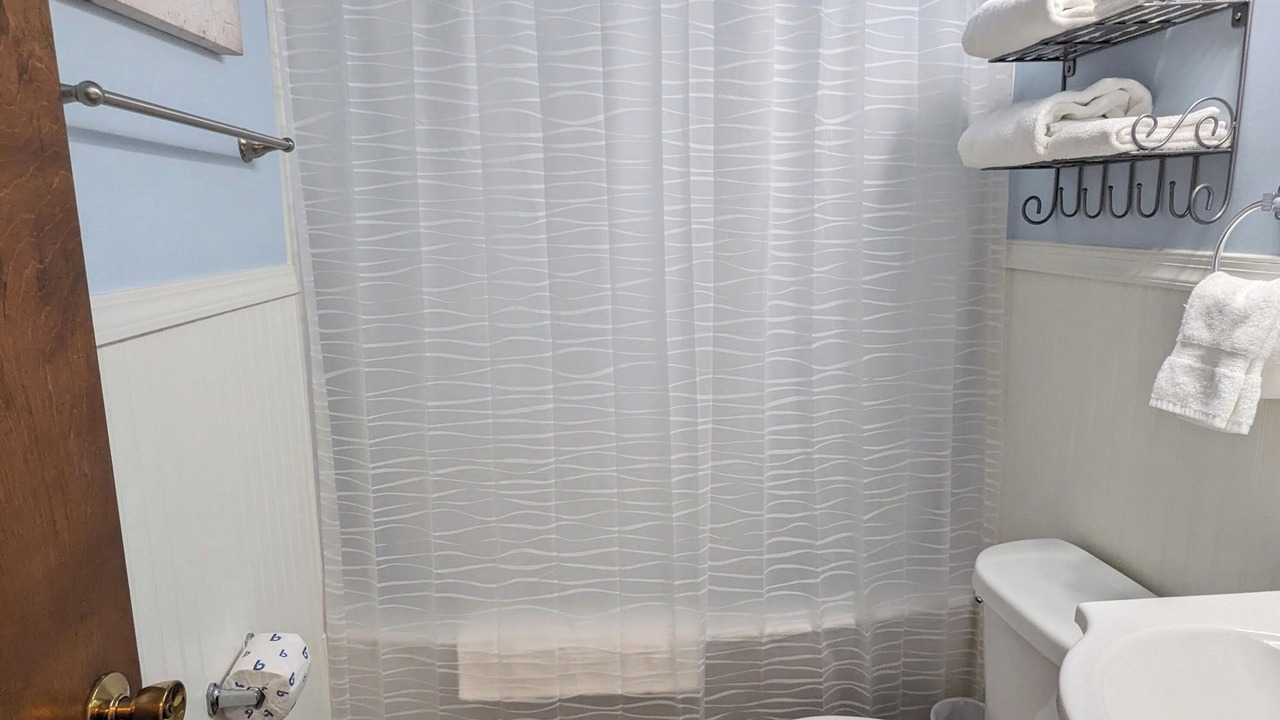 Photo of Bathroom in Edray