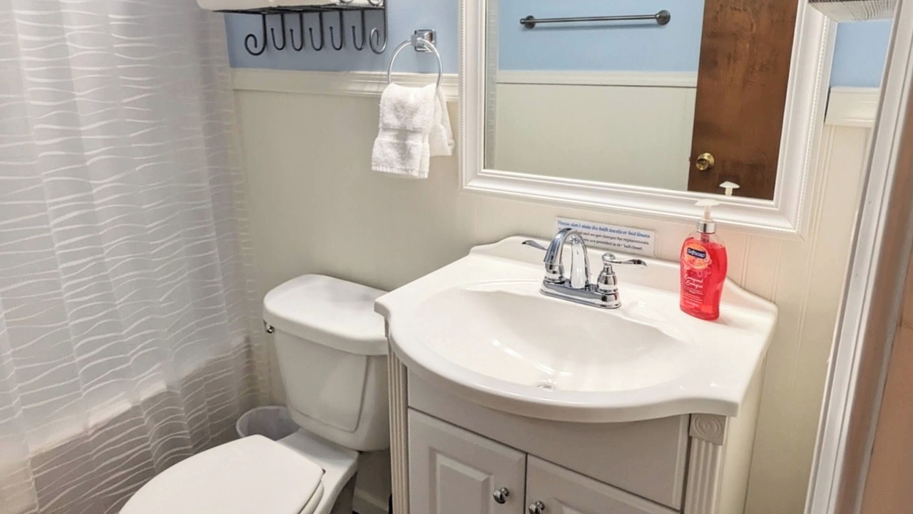Photo of Bathroom in Edray